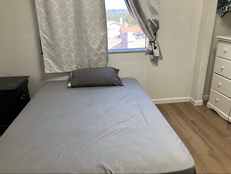 Room in Rosemead for rent.