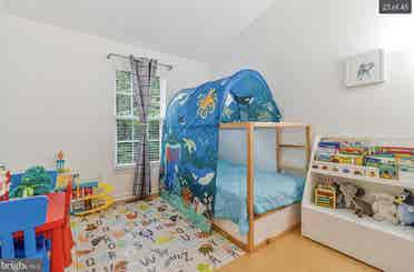 Rooms for Rent in Shared Townhouse