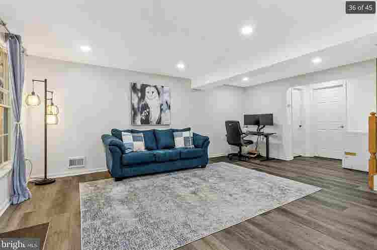 Rooms for Rent in Shared Townhouse