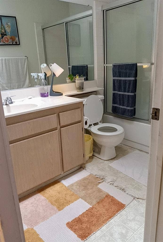 Spacious Master rom w ownbath