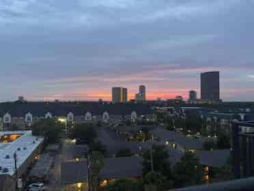 Looking for a Roomate