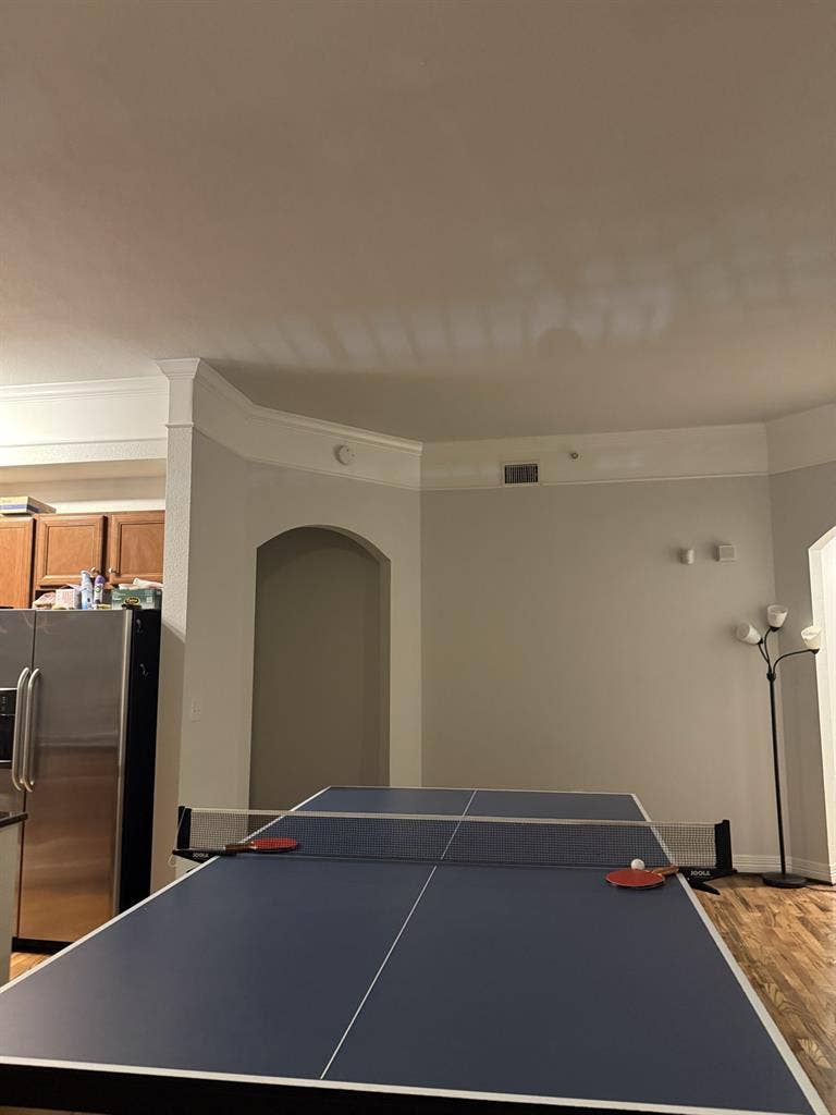 Looking for a Roomate