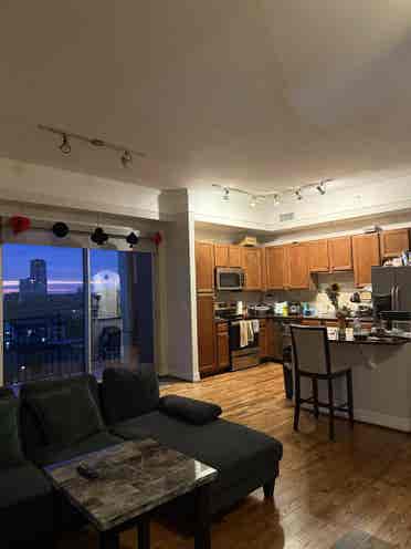 Looking for a Roomate