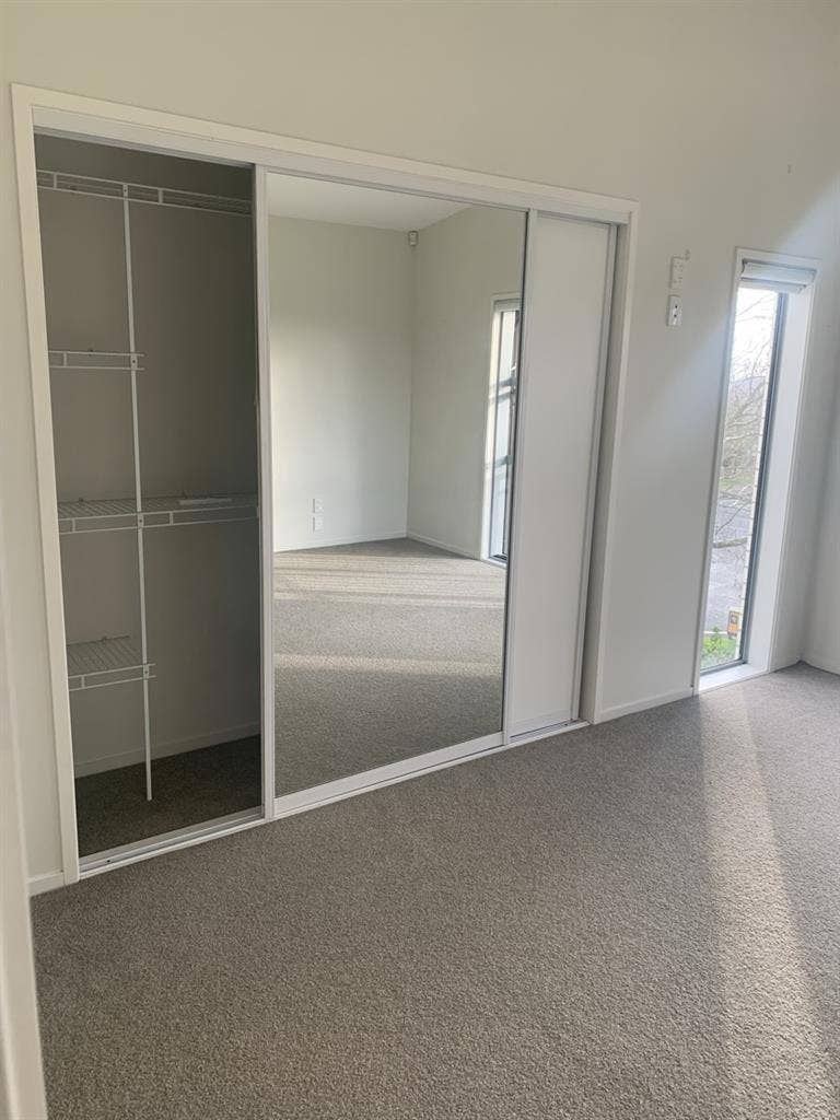 Large room + Ensuite-Hobsonville Pt