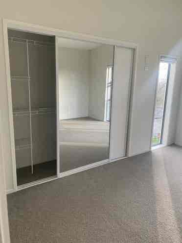 Large room + Ensuite-Hobsonville Pt