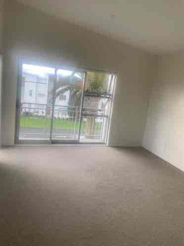 Large room + Ensuite-Hobsonville Pt