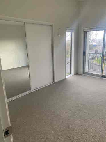 Large room + Ensuite-Hobsonville Pt