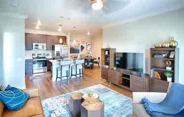 Short term sub lease available