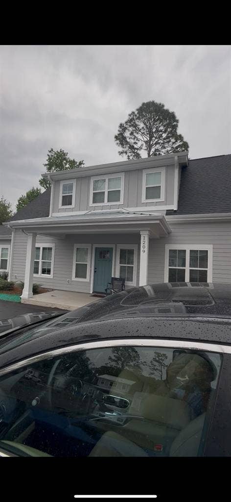 Looking for third male roommate!
