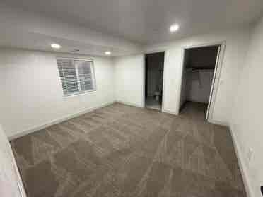 Move-In Ready Newly Renovated Room