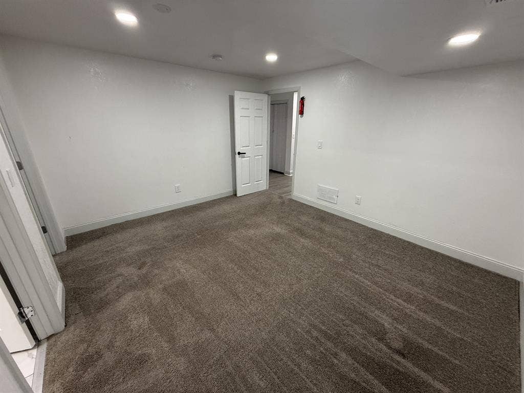 Move-In Ready Newly Renovated Room