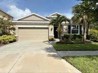 Beautiful Room for Rent in Waterset