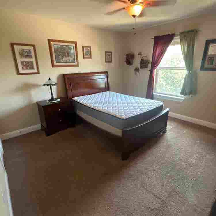 Large room for rent