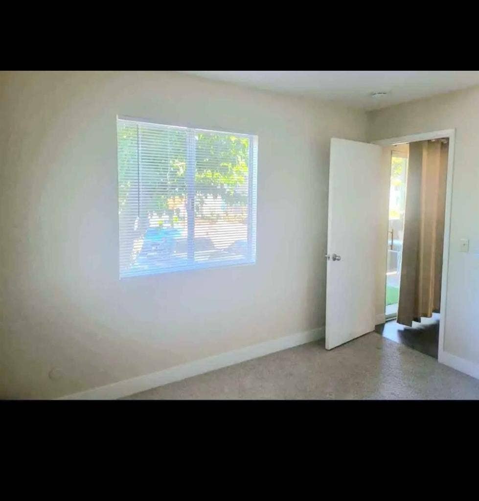 Cozy Private Room | $ Flat w/ Ut