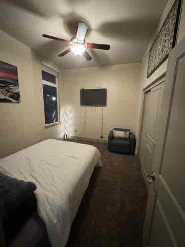 Luxury Room steps away from Stadium