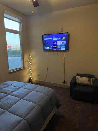 Luxury Room steps away from Stadium