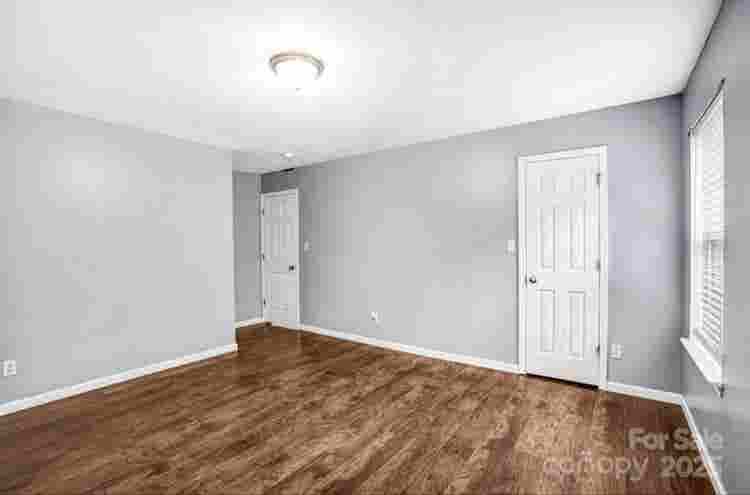 4 Bedrooms Available - Charlotte NC