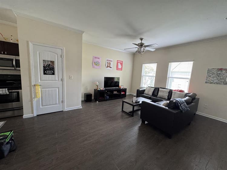 2 Rooms in Athens Ridge