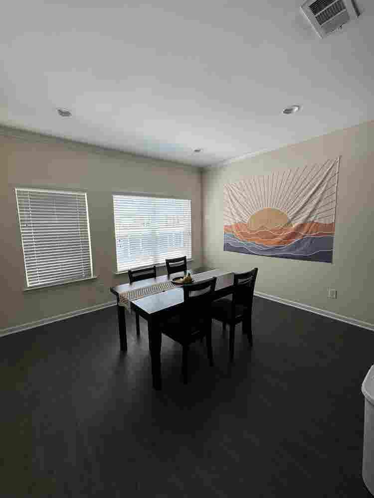 2 Rooms in Athens Ridge