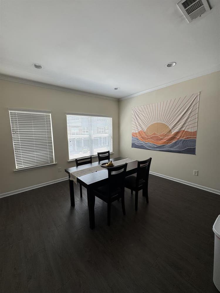 2 Rooms in Athens Ridge