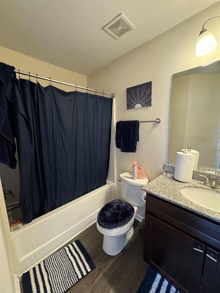 2 Rooms in Athens Ridge