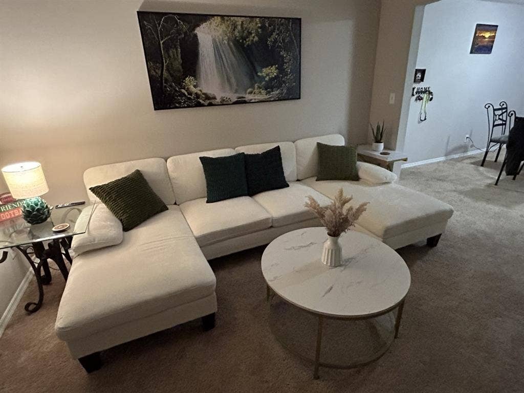 Looking for a roommate for my apt.