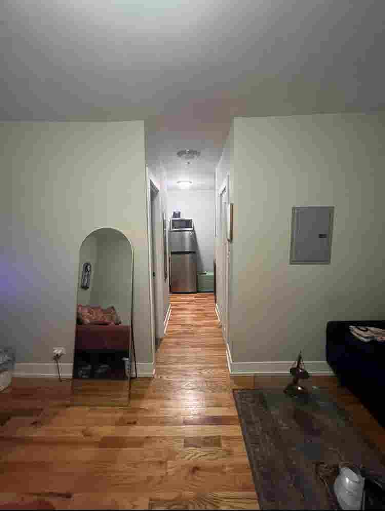 Lakeview Apartment by Diversey