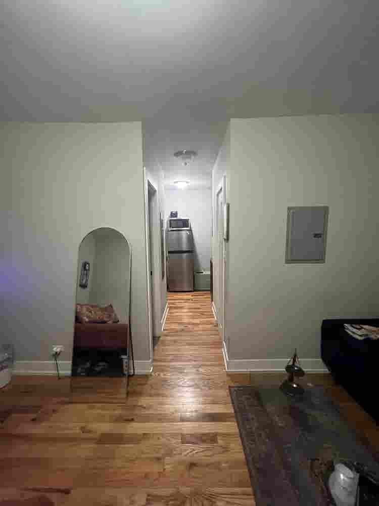 Lakeview Apartment by Diversey