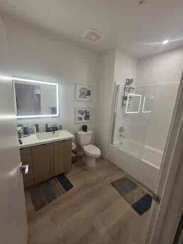 1 room available in 3 bedroom space