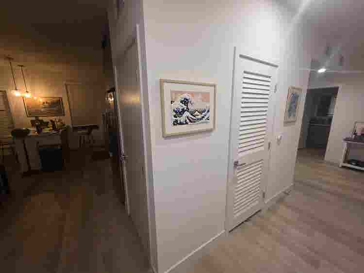 1 room available in 3 bedroom space