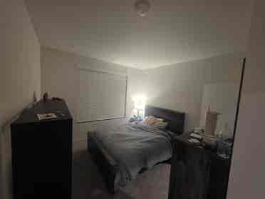 1 room available in 3 bedroom space