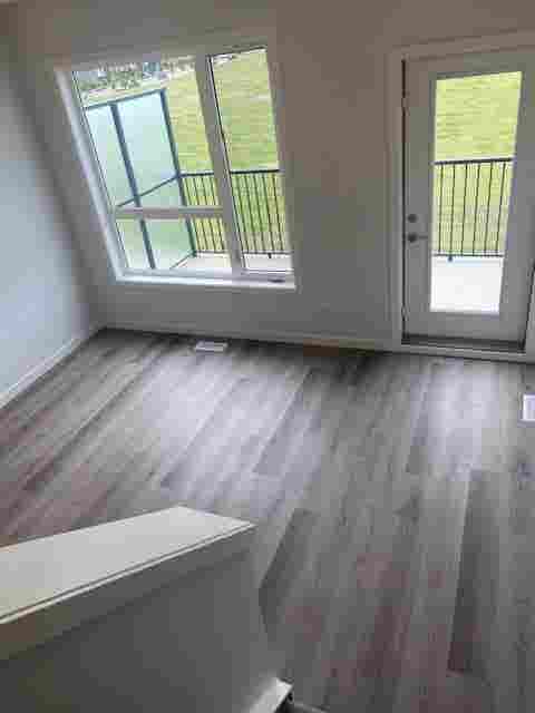 2-Bedroom witg Den Townhouse