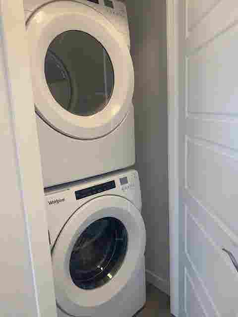 2-Bedroom witg Den Townhouse