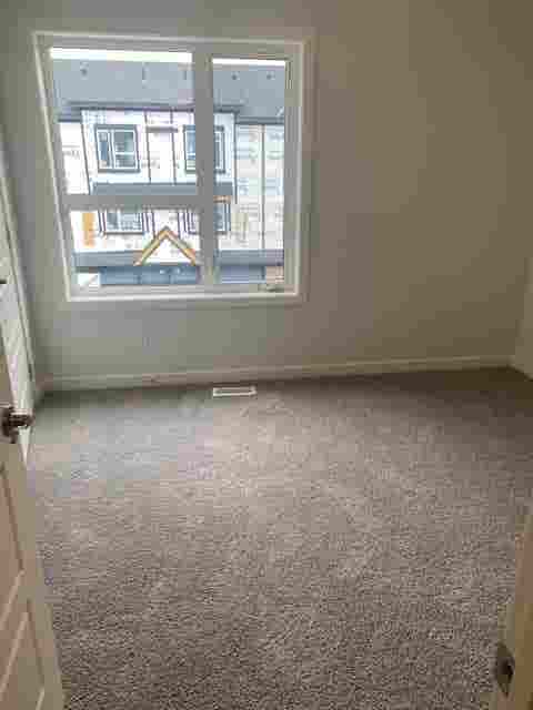 2-Bedroom witg Den Townhouse
