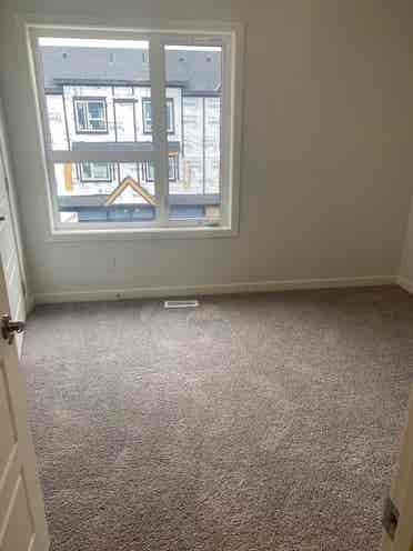 2-Bedroom witg Den Townhouse