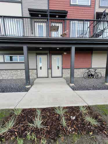 2-Bedroom witg Den Townhouse