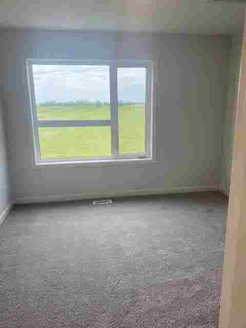 2-Bedroom witg Den Townhouse