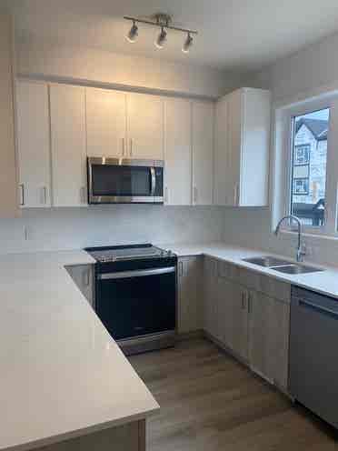 2-Bedroom witg Den Townhouse