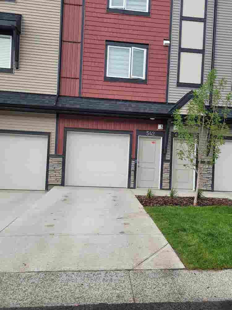 2-Bedroom witg Den Townhouse