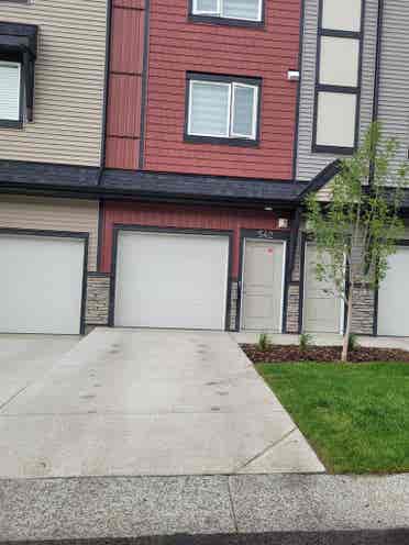 2-Bedroom witg Den Townhouse