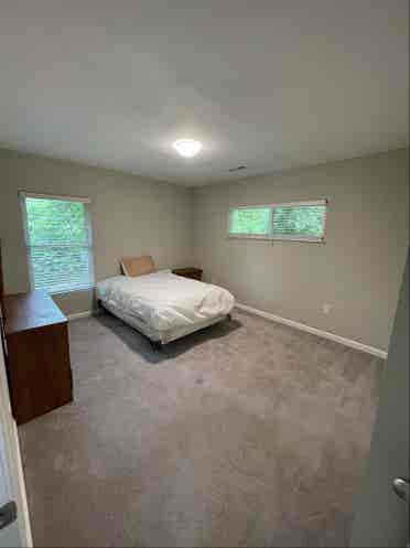 8 mins from ATL Airport