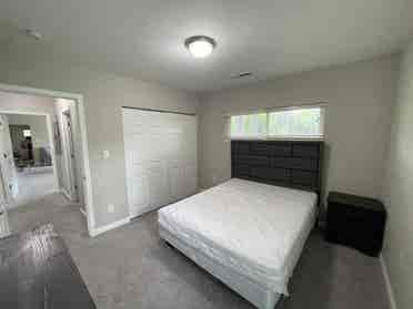 8 mins from ATL Airport