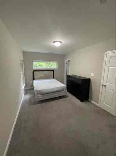 8 mins from ATL Airport