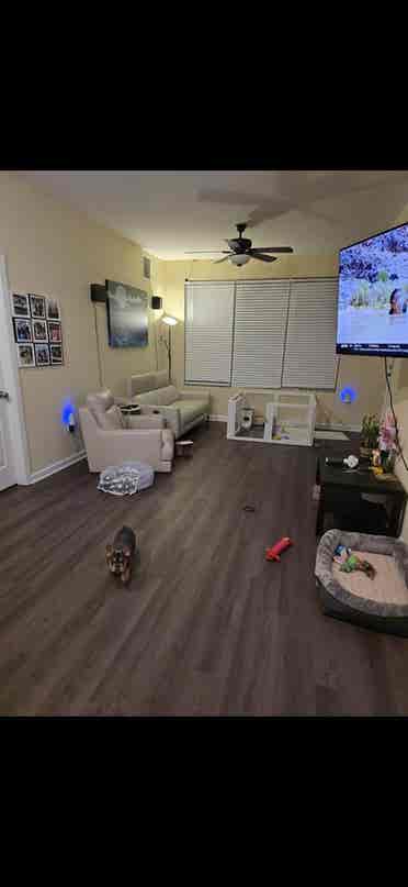 1 bedroom with private bathroom