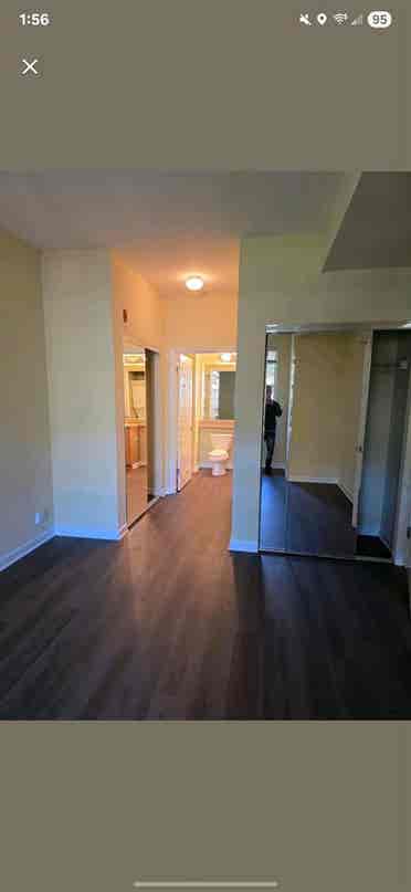 1 bedroom with private bathroom
