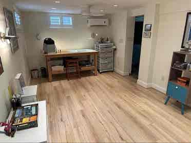 looking for 2 roommates