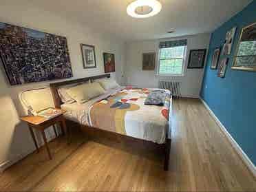 looking for 2 roommates