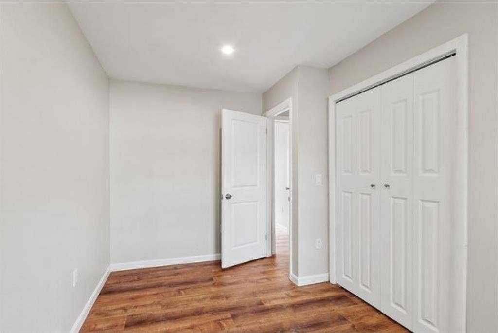 $ – Room in 3BR Townhouse