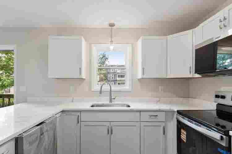 $ – Room in 3BR Townhouse