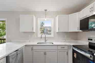 $ – Room in 3BR Townhouse